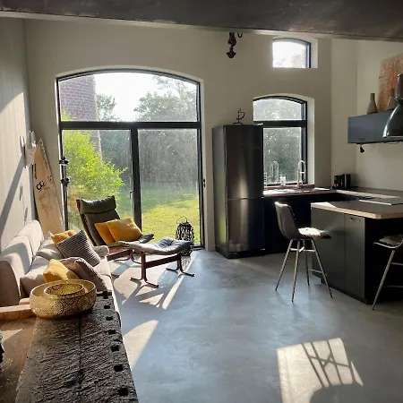 Industrial Loft In Tating